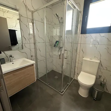 Luxurious Two Bedroom With Roof Garden