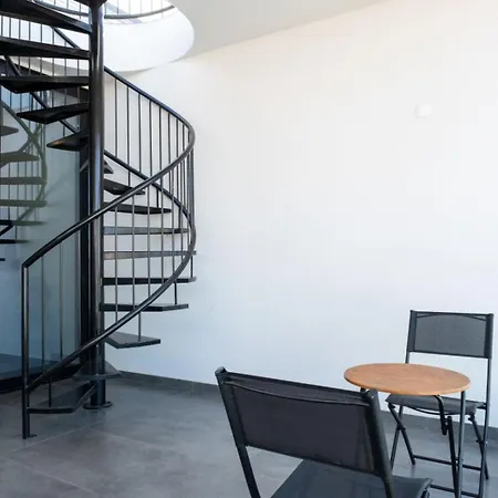 Luxurious Two Bedroom With Roof Garden * Lakatamia