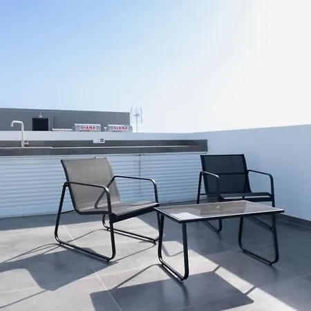 Luxurious Two Bedroom With Roof Garden 아파트 Lakatamia