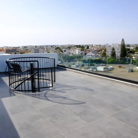 Luxurious Two Bedroom With Roof Garden 아파트